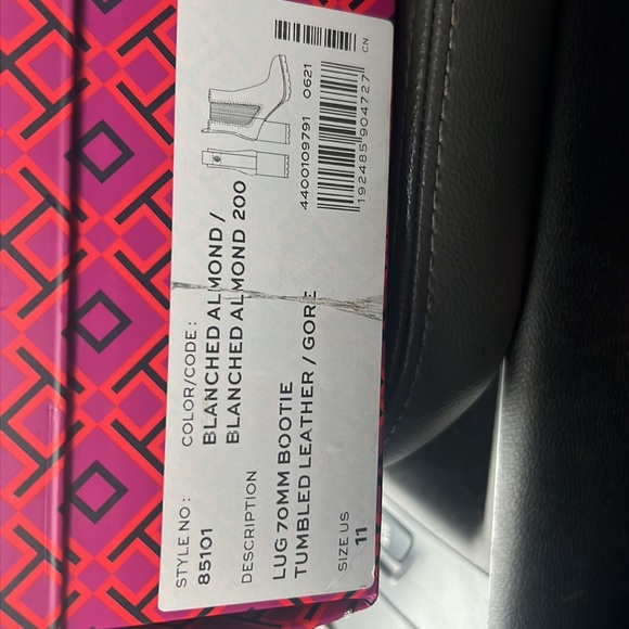 NIB Tory Burch Carson Lug sole 70MM leather ankle boots toasted caramel. - Picture 4 of 8